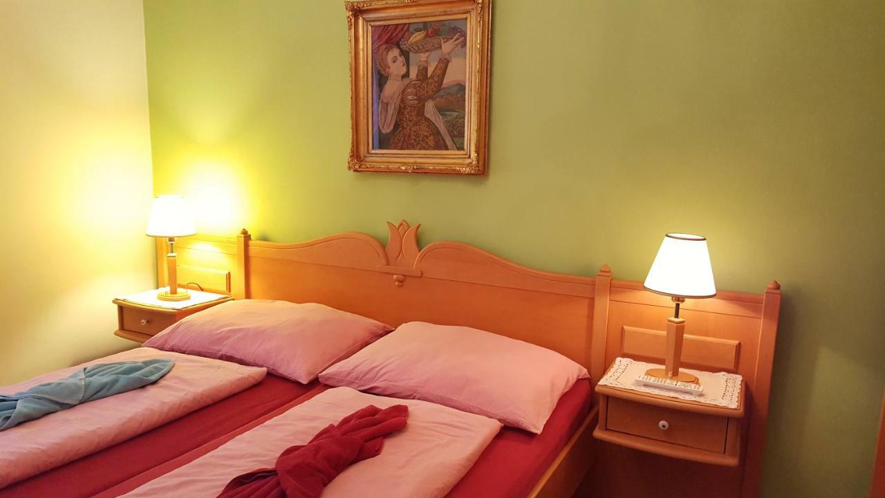 Hotel Alte Post Krems Exteriör bild