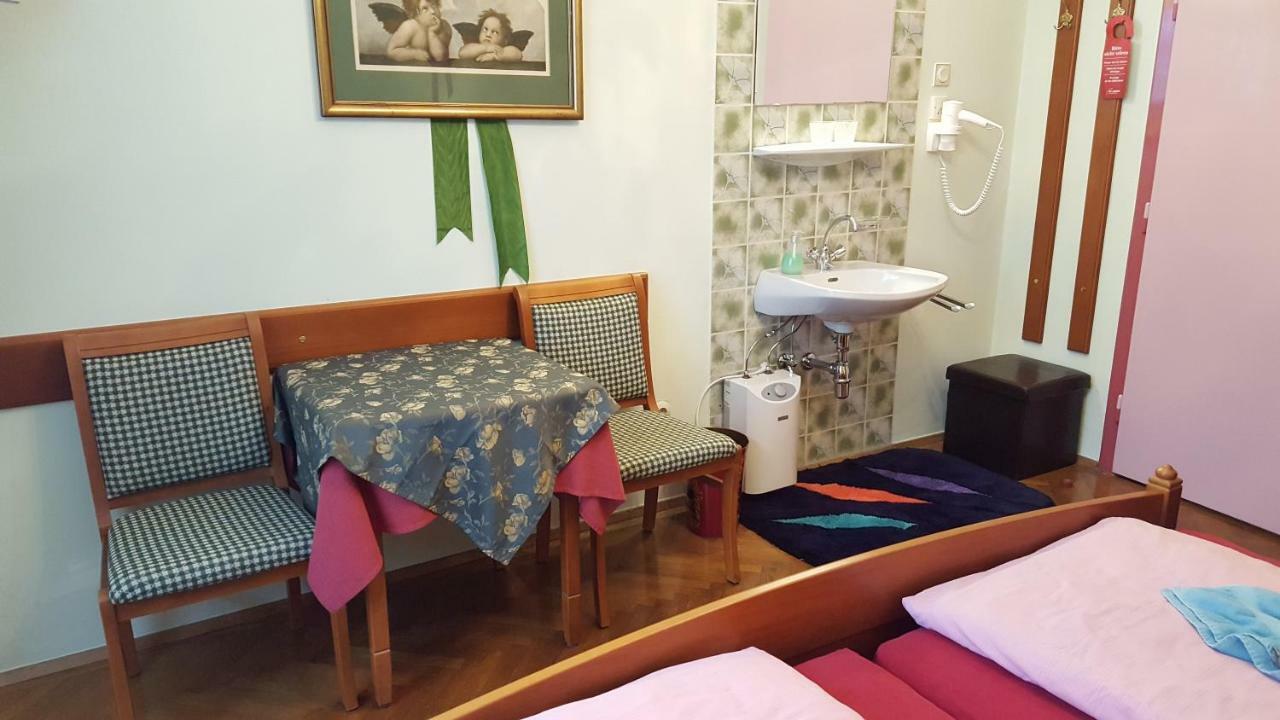 Hotel Alte Post Krems Exteriör bild